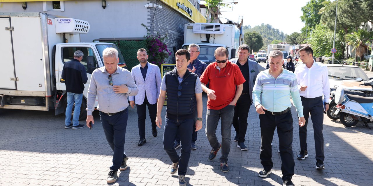 Başkan Ünlü sanayi sitesindeki esnaflarla buluştu