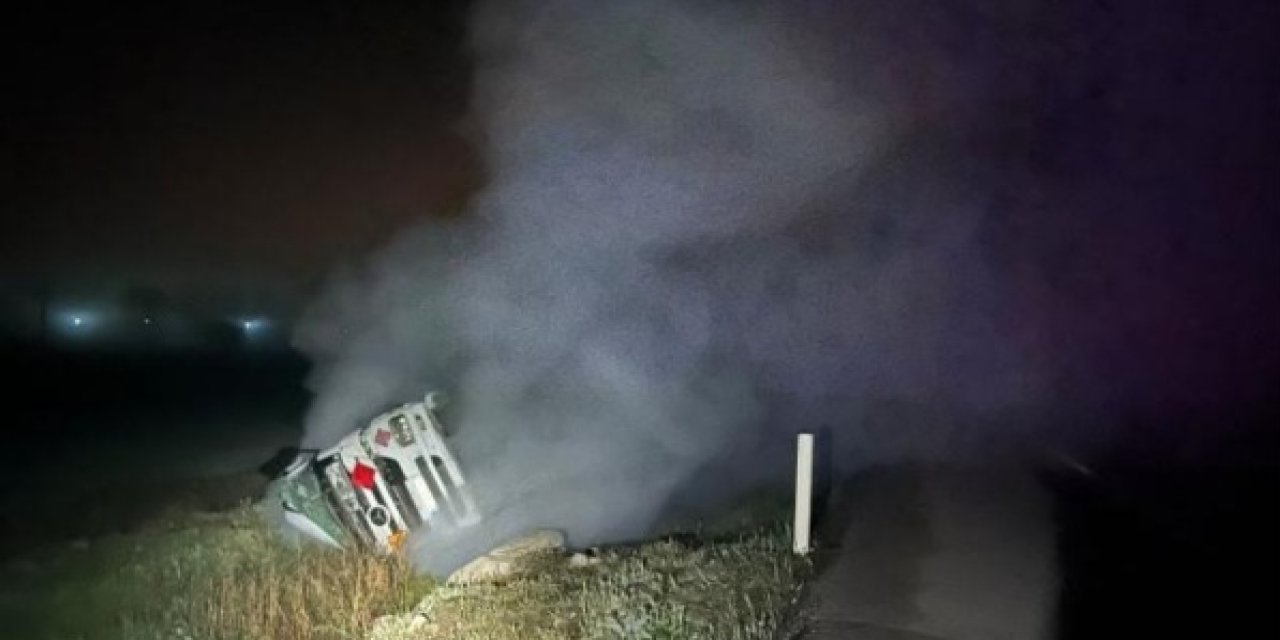 LPG yüklü tanker devrildi, yol ulaşıma kapatıldı