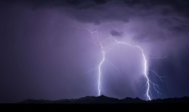 Bu ülkede 1 ayda 74 kişi yıldırım çarpmasından hayatını kaybetti