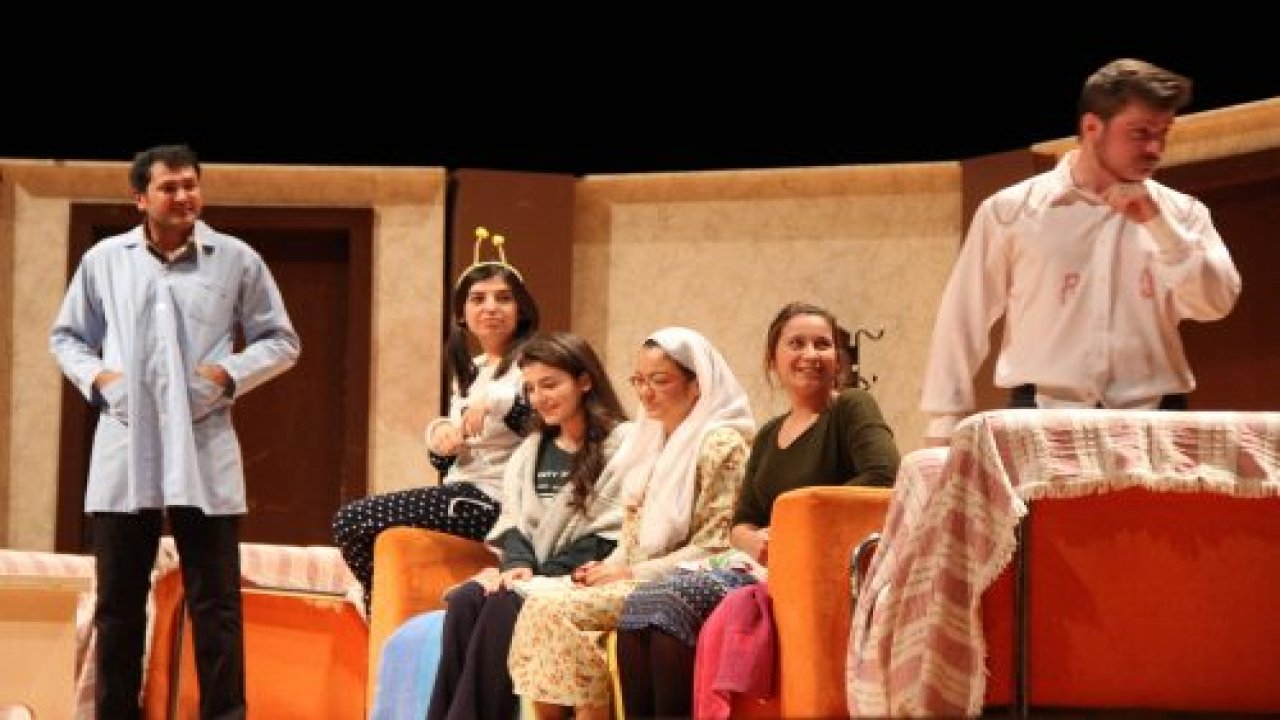 Melis Burcu Küçük anısına sahne aldılar