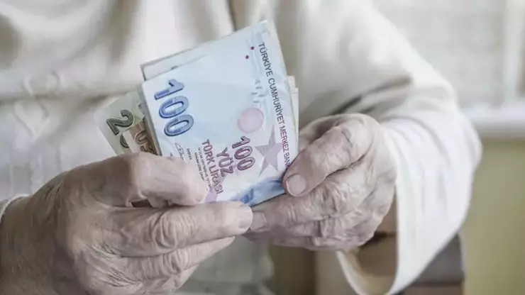 O Bankadan En Az 10 Bin Lira Maaş Alan Emeklilere Müjde!