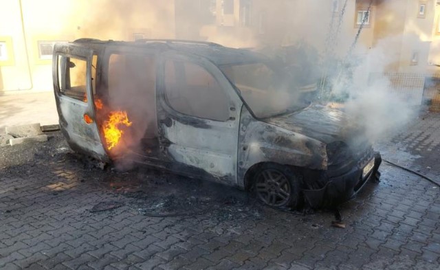 Marmaris’te şoke eden olay! Kendi araçlarını ve evini ateşe verdi