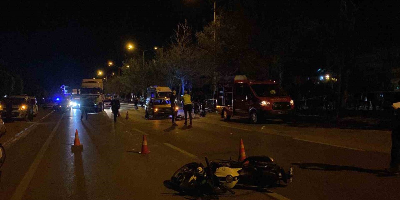 Otomobilin çarptığı motosiklet sürücüsü hayatını kaybetti