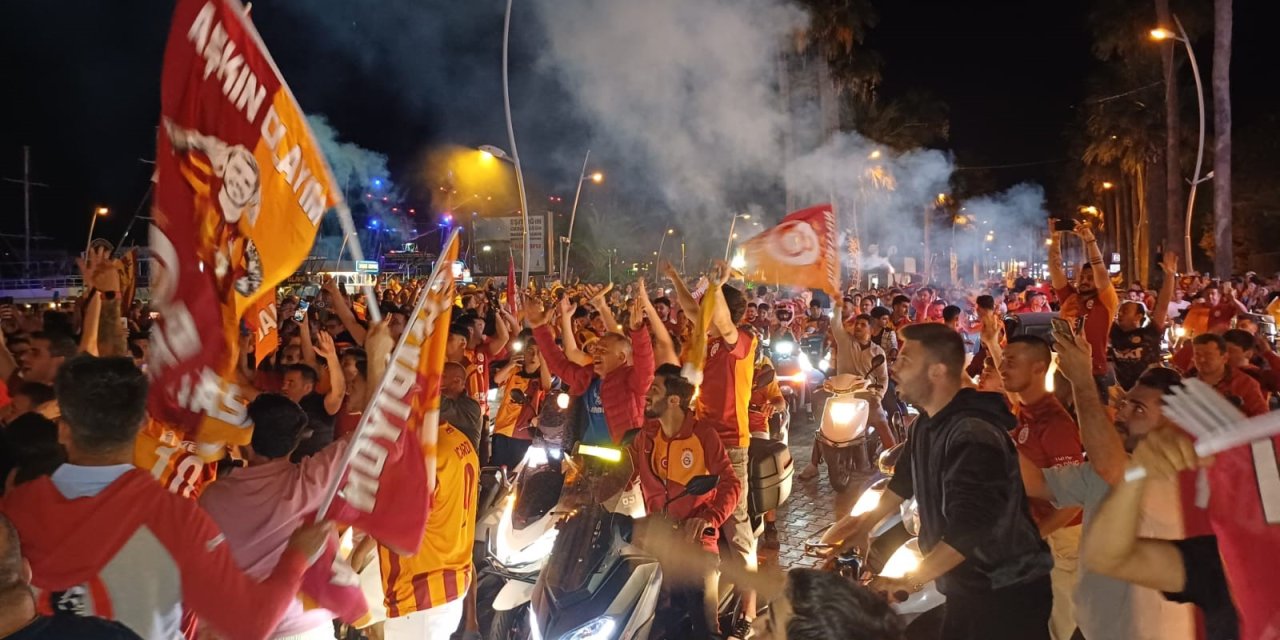 Muğla'da Galatasaray taraftarları şampiyonluğu kutladı