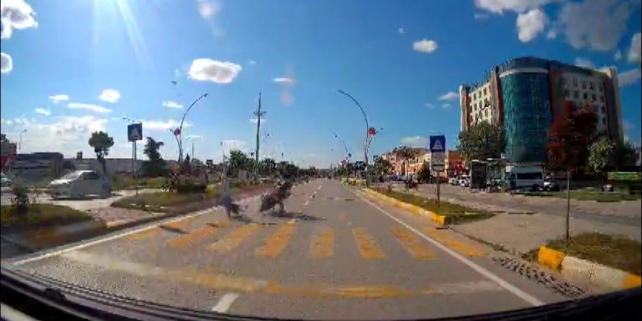 Yaya geçidinde motosikletin çarptığı yaşlı kadın hayatını kaybetti