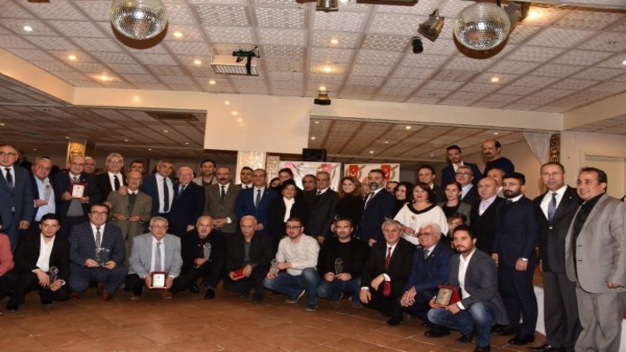 Vali Civelek, Medya Başarı Ödülleri Törenine Katıldı
