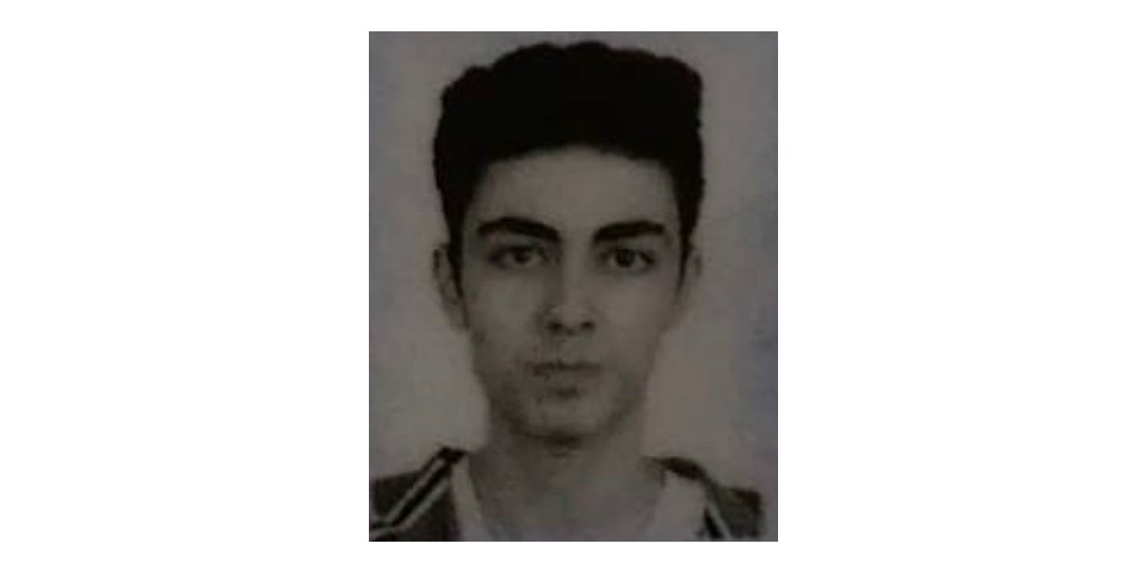 Oğlunu öldürdü, kendini tuvalete kilitledi