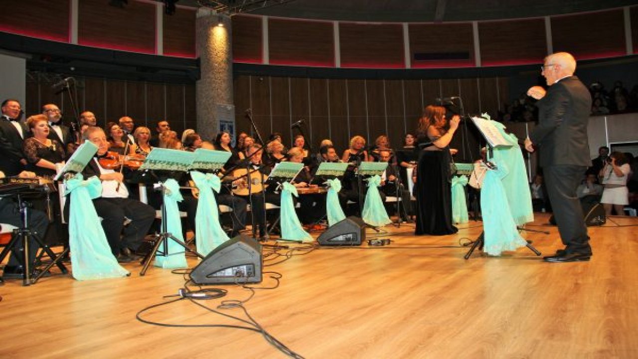 Zeki Müren anıldı