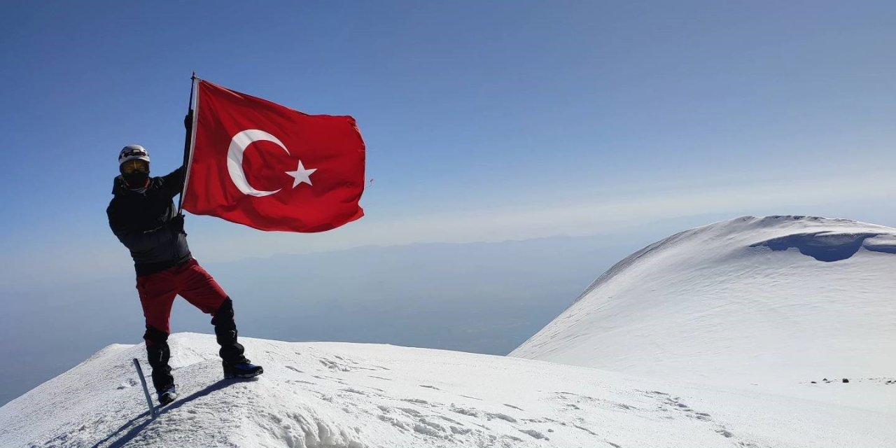 Türkiye'nin çatısına tırmandılar