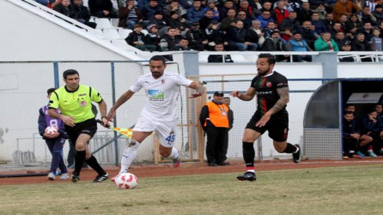 Fethiyespor: 0 Karşıkaya: 0
