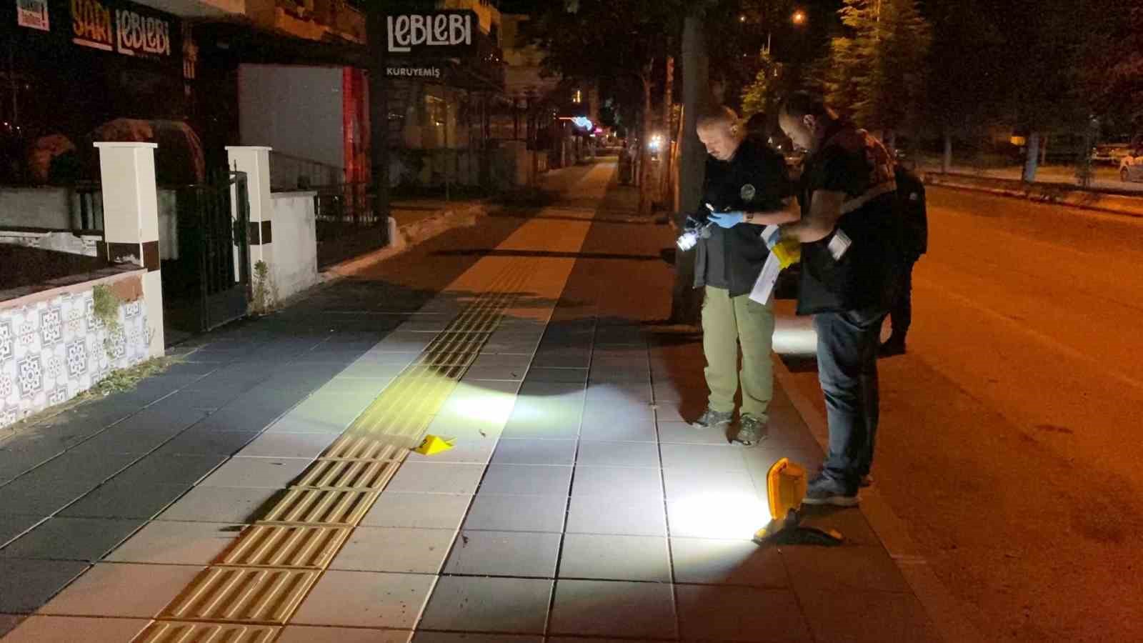 Kız meselesinden çıkan tartışmada bıçaklar çekildi