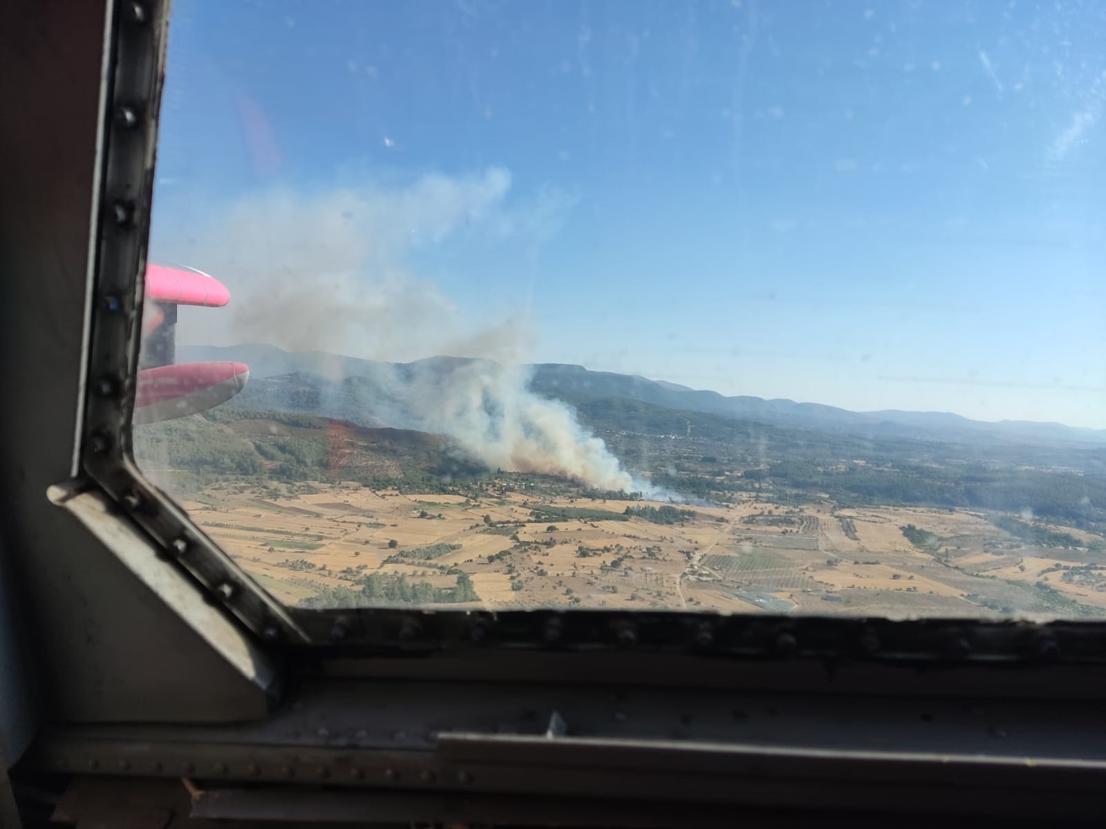 Milas Demirciler mahallesinde yangın çıktı