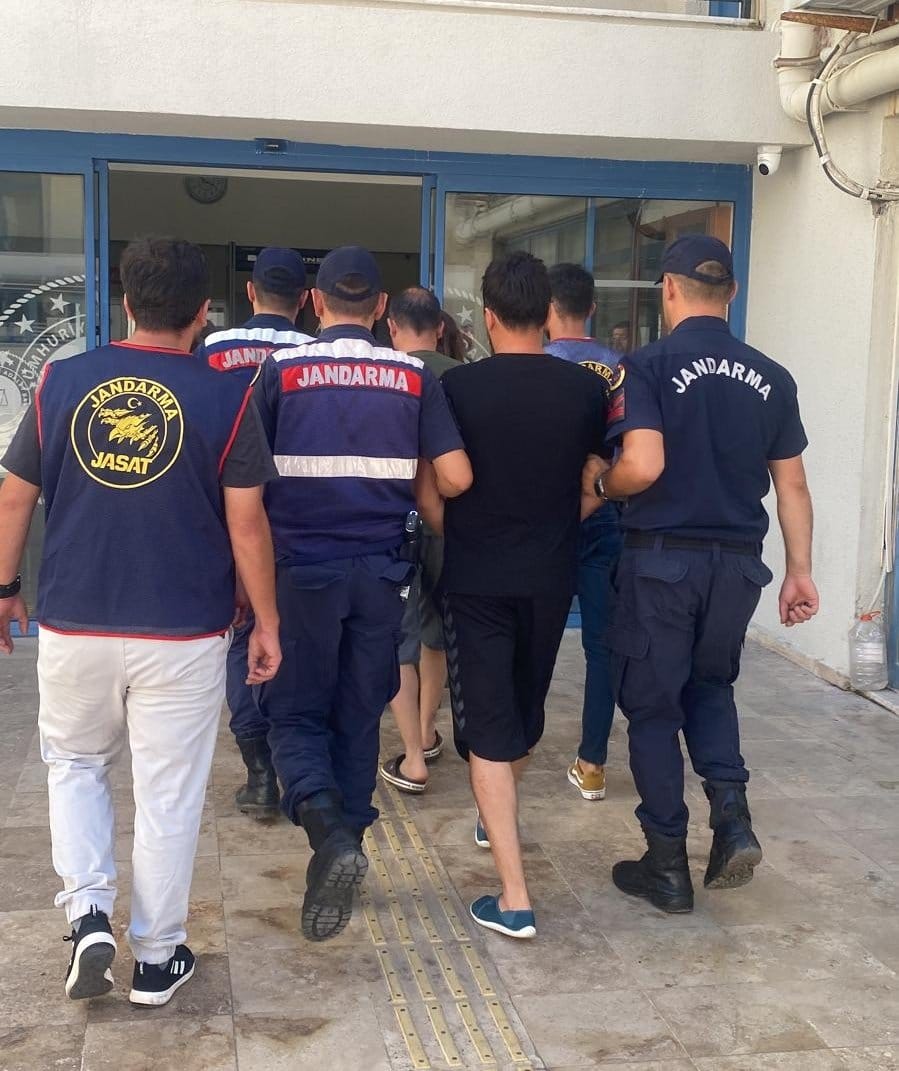 MANGAL ATEŞİ İLE ORMANI YAKTIKLARI İDDİA EDİLEN 3 ŞÜPHELİ SERBEST BIRAKILDI