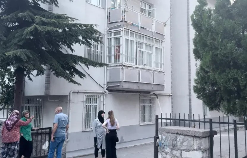 Dehşet! Eşini ve 2 çocuğunu vurdu!