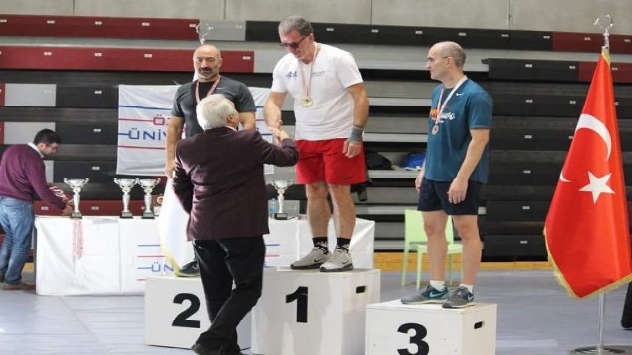 Kürekçilerden 2 altın madalya