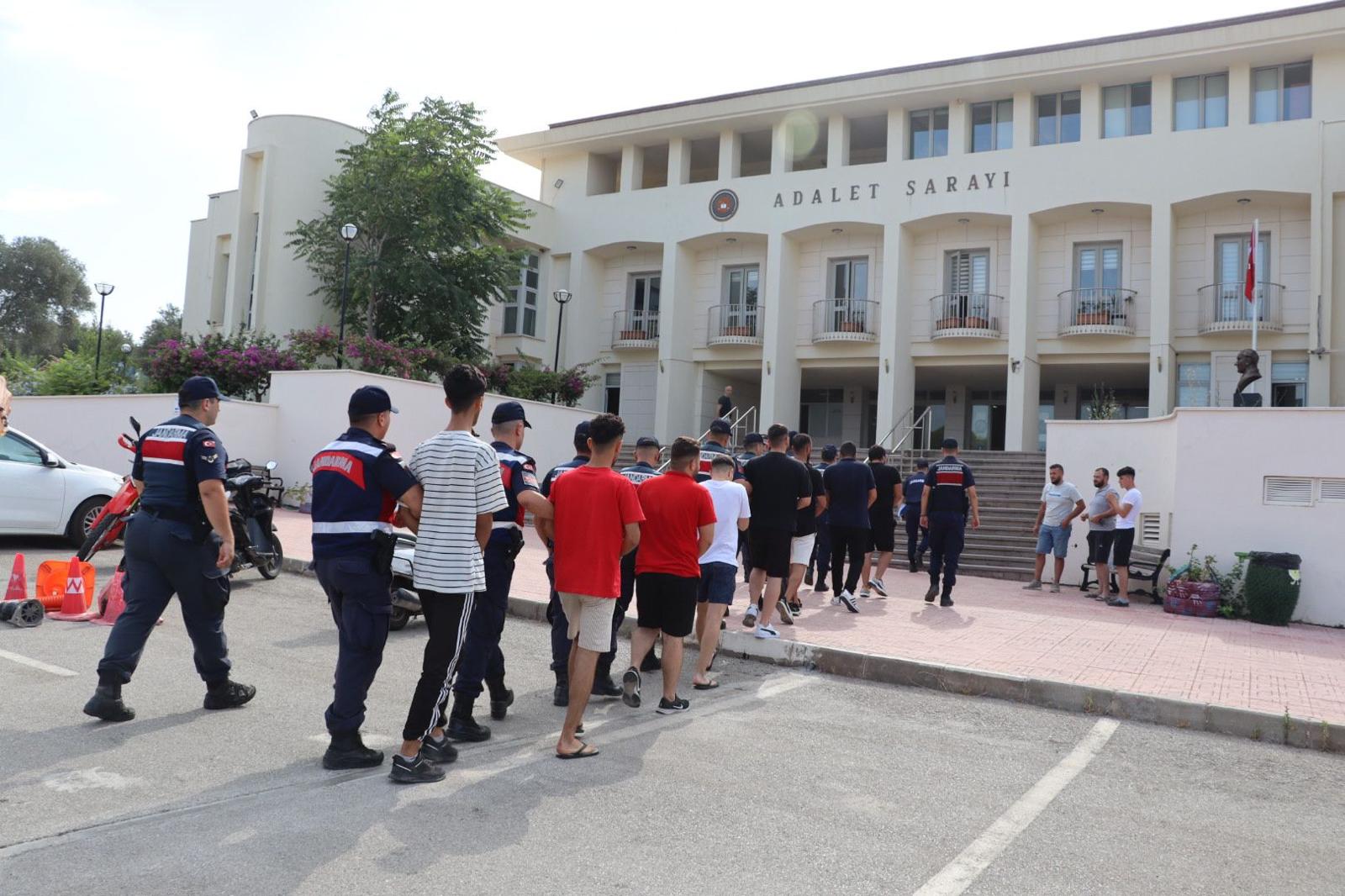 BODRUM'DA İNSAN KAÇAKÇILARINA OPERASYON...