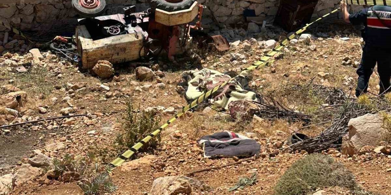 Devrilen traktörün altında kalan yaşlı adam hayatını kaybetti
