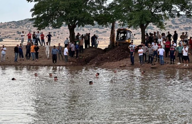 İkisi kardeş 3 kişi boğuldu!