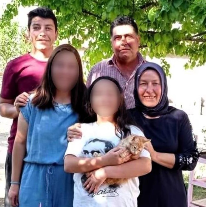 Çocuğunu yaralayan kocasını demir çubukla katletti!