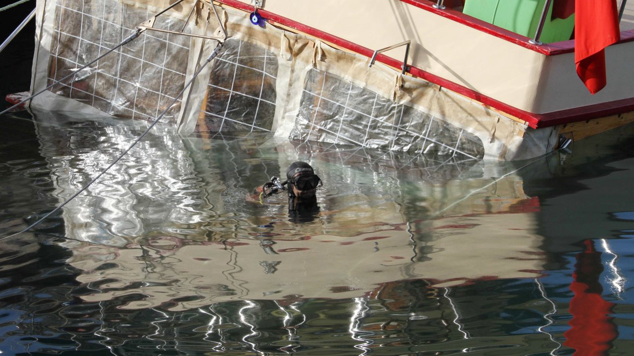 Fethiye'de günlük gezi teknesi battı