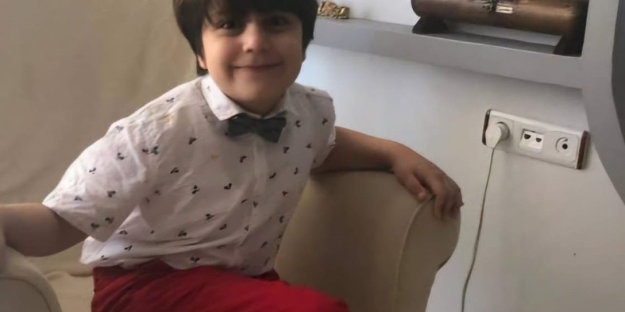 Yolun karşısına geçmek isterken aracın çarptığı çocuk öldü