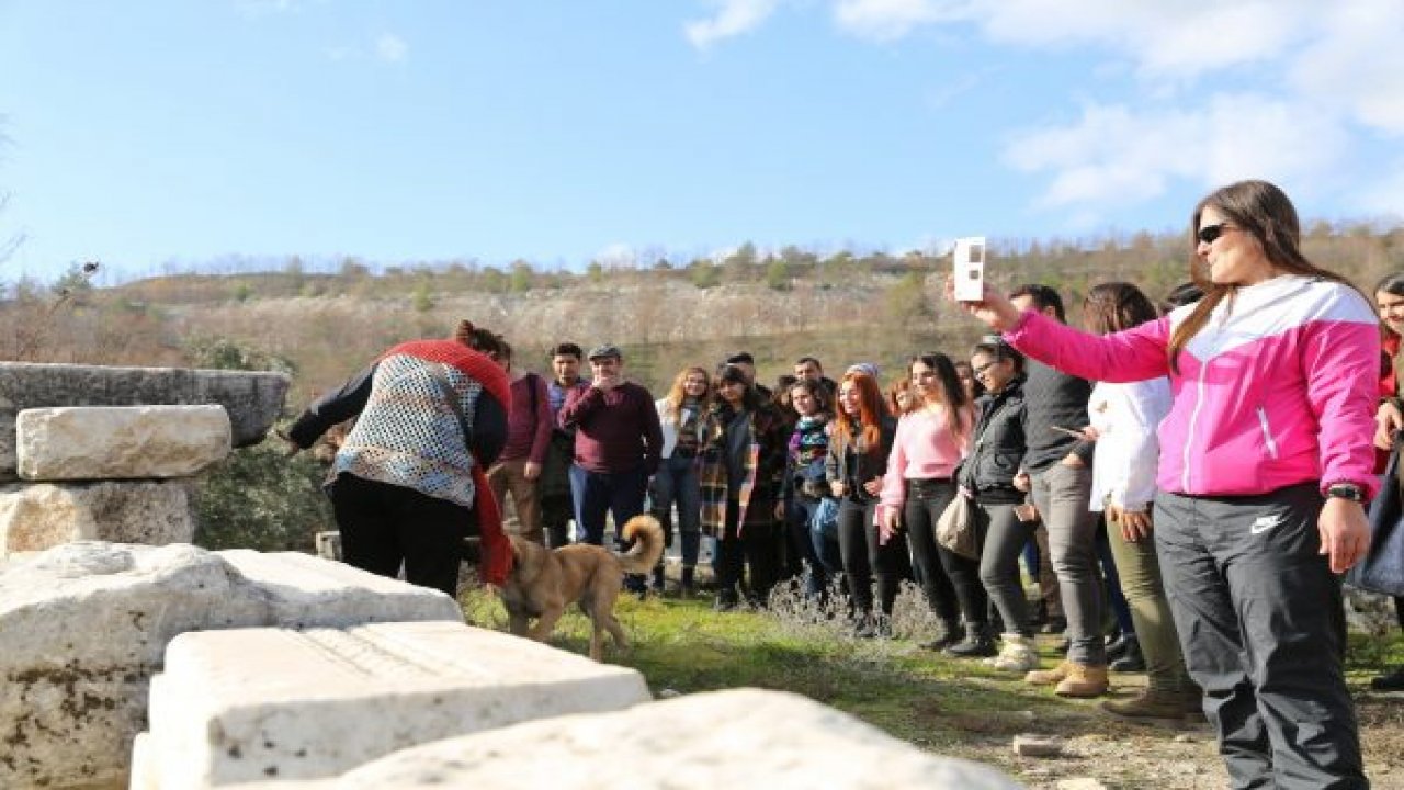 Arkeolog adayları Stratonikeia Antik Kenti’ni gezdi