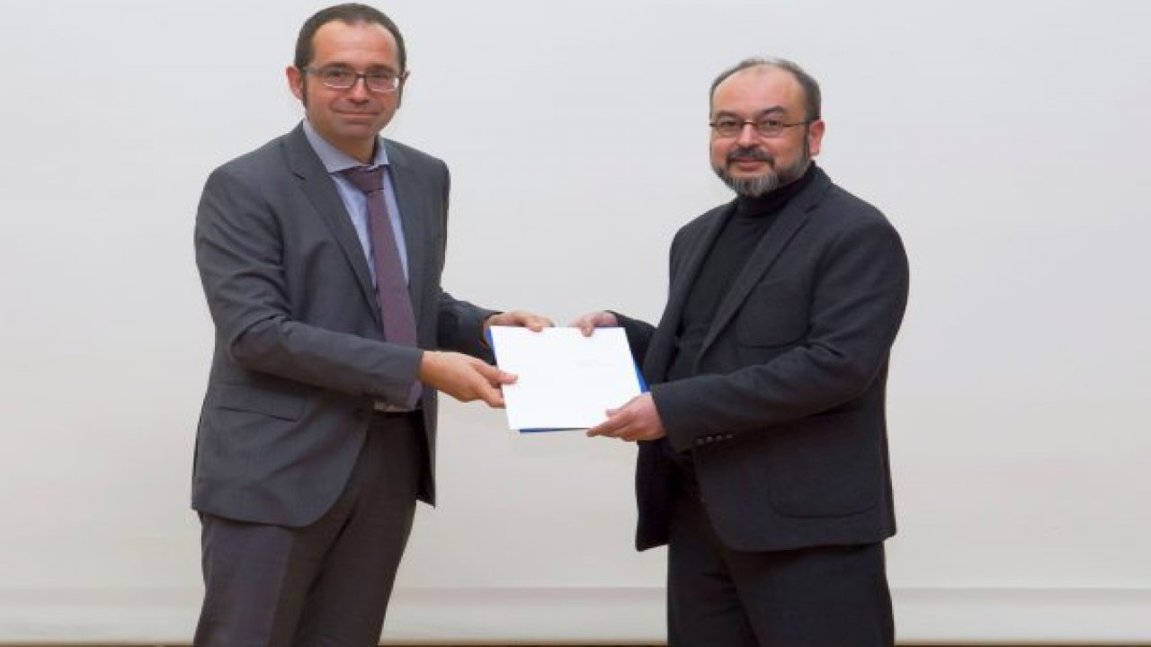 Öğretim Üyesine Muhabir Üye Unvanı verildi