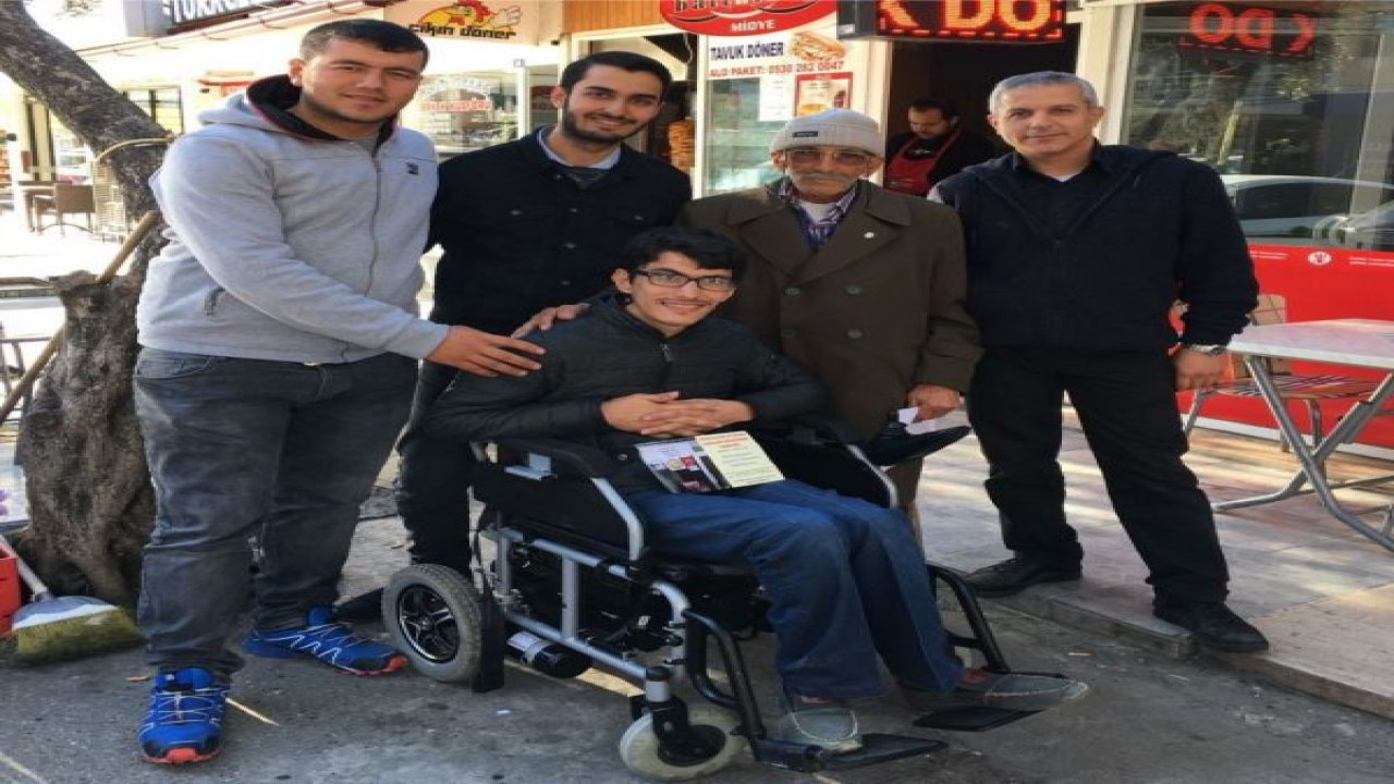 Engelli vatandaşa akülü araba