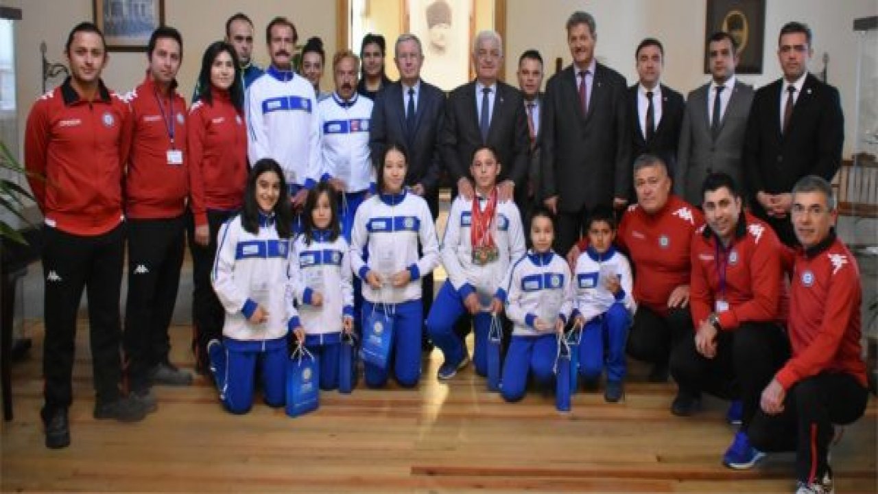 Sporcularından Başkan Gürün'e Ziyaret