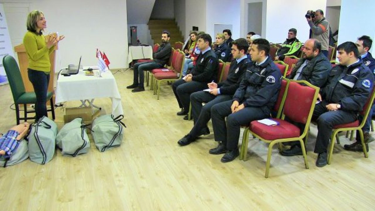 Polislere ilkyardım eğitimi