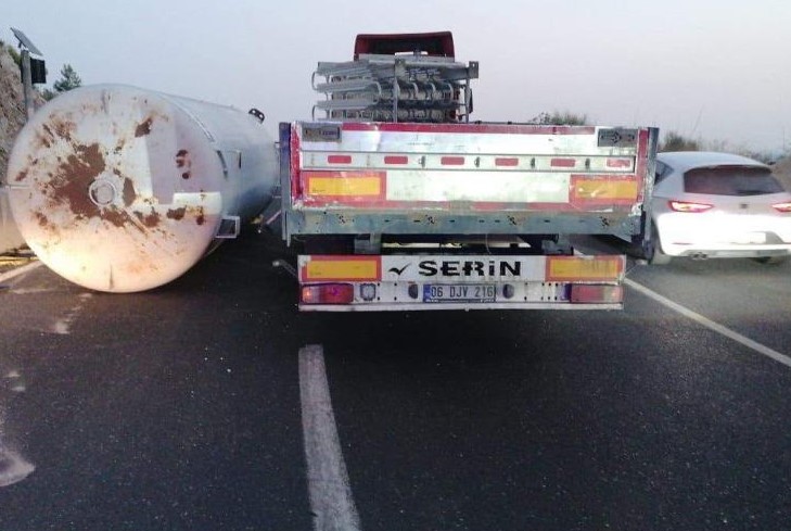 Muğla'da feci kaza! Yol trafiğe kapandı