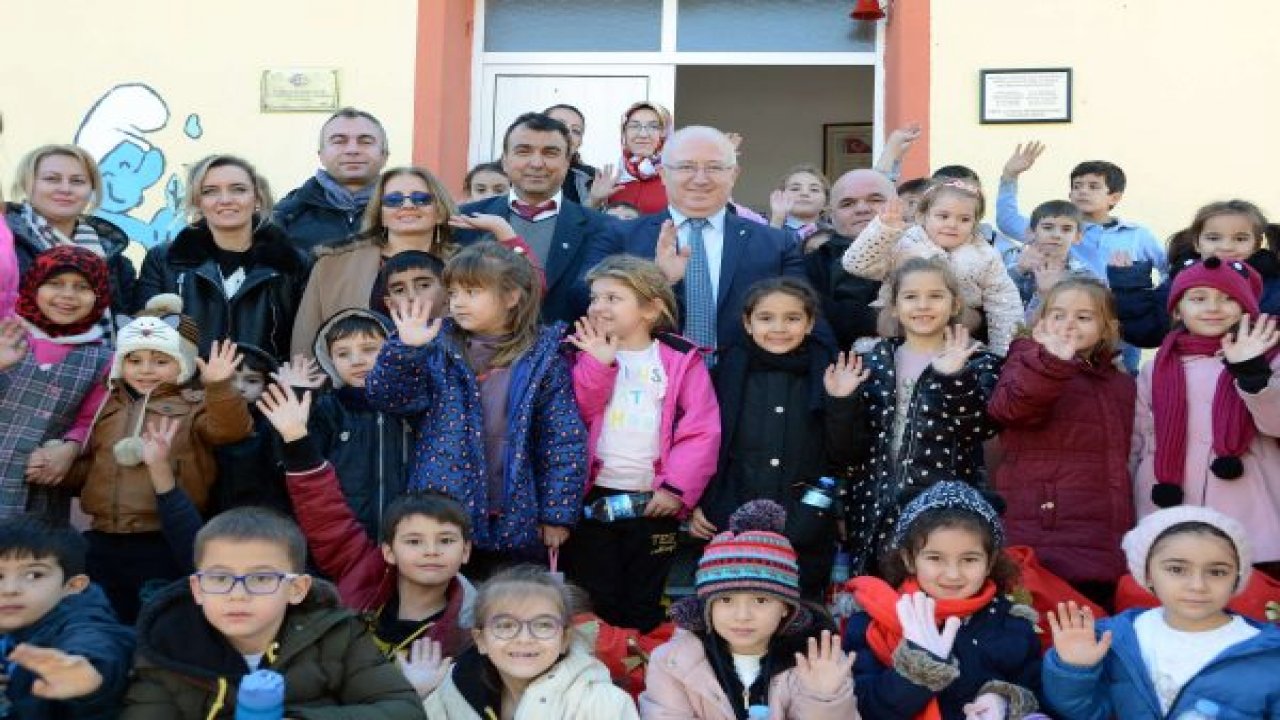 Çocukların Yeni Yılda, Hediye Mutluluğu