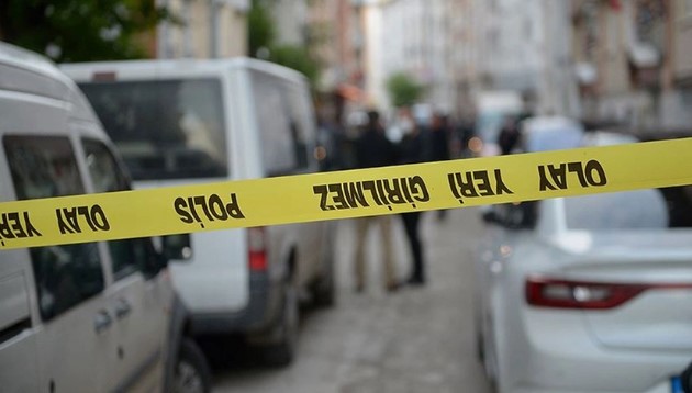 Güzellik merkezi önünde bıçaklı dehşet! Ölü ve yaralılar var