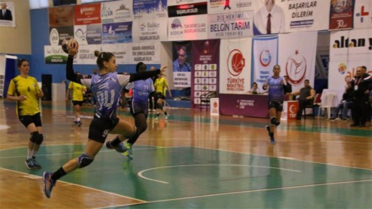 Gülen taraf  Yalıkavakspor