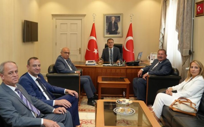 Milas Belediye Başkanı Topuz, Muğla Valisi Akbıyık'ı Ziyaret Etti: Milas'ın Geleceği Görüşüldü