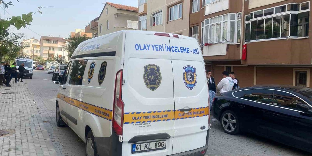 Doğalgaz borusuna asılı olarak ölü bulundu