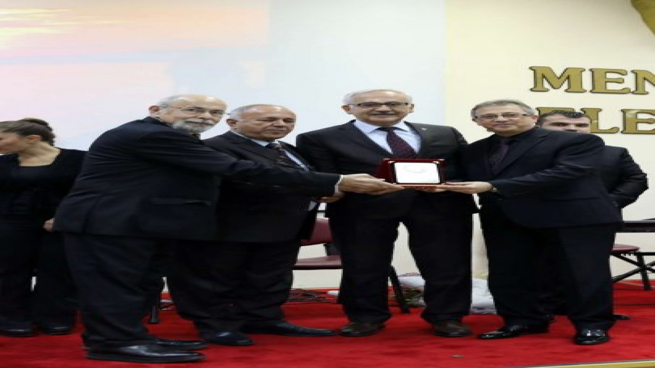 ismail Arık'tan Şiir Yüklü Bir Gece