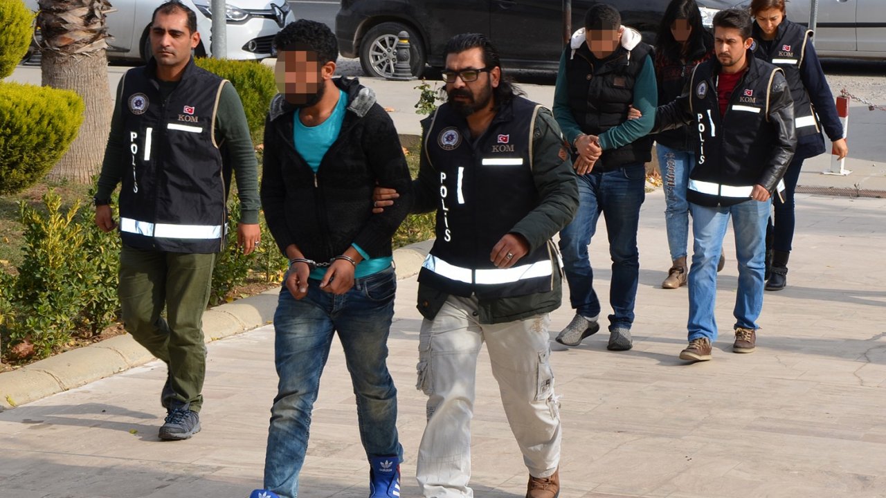 şüpheli araçtan uyuşturucu çıktı