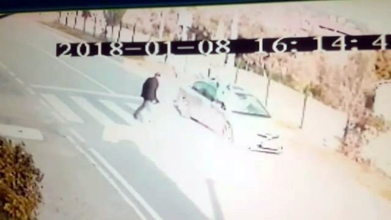 Yolun karşısına geçmek isterken otomobil çarptı:1 ölü