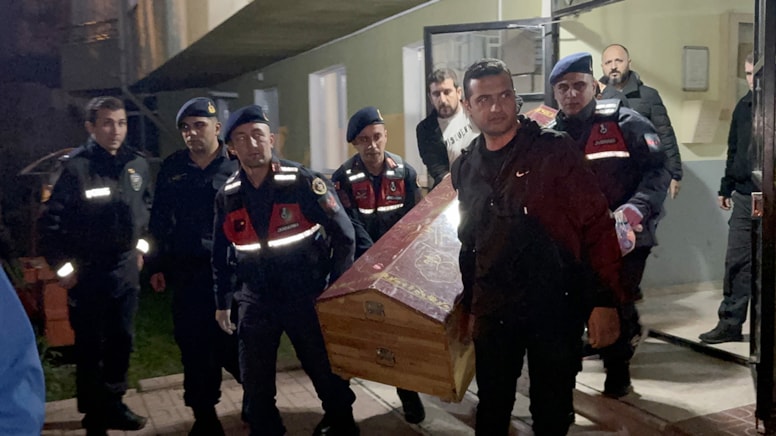 Polis memuru eşini öldürdü!