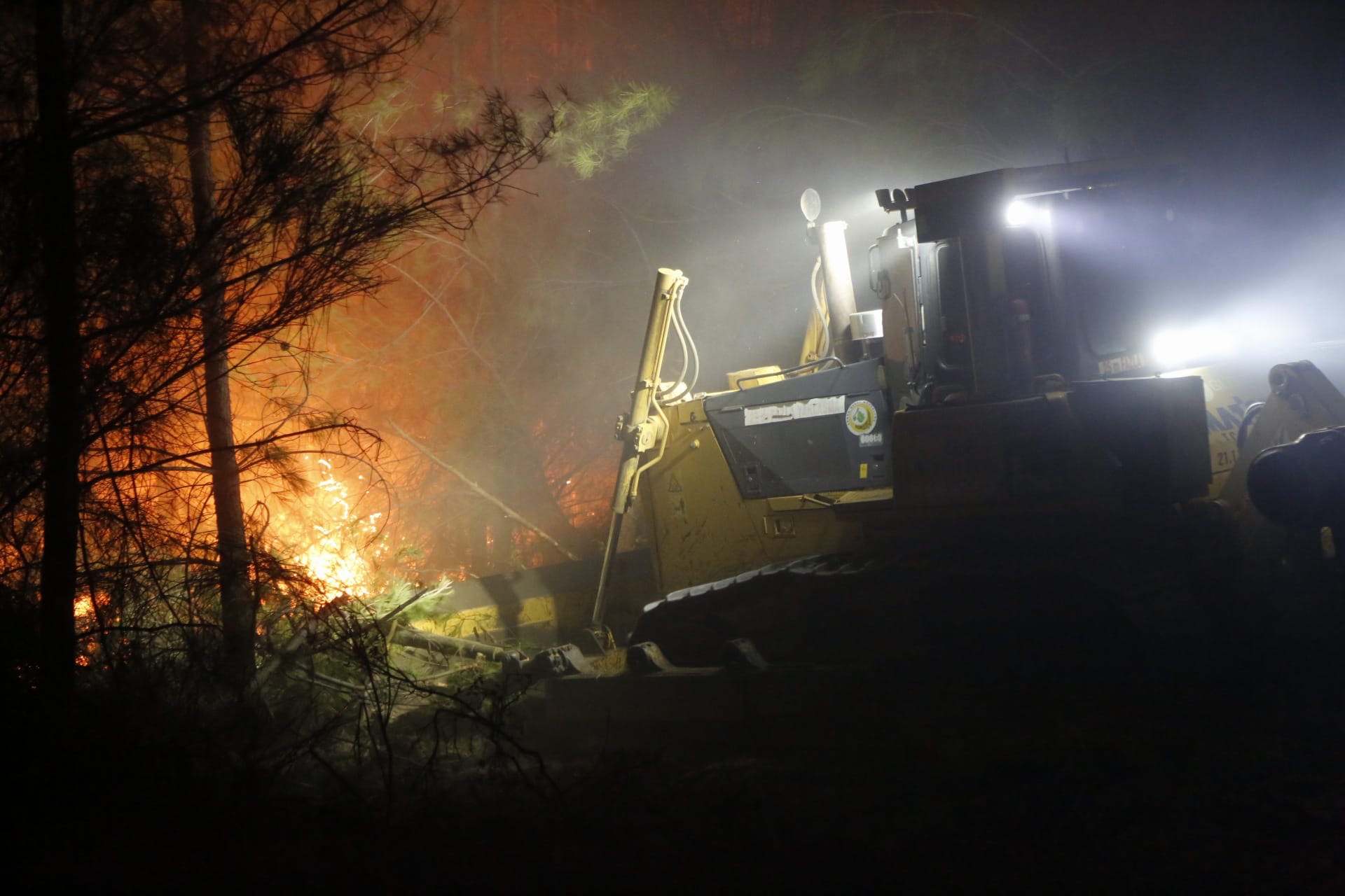 Muğla’nın 3 ilçesinde alevler ile mücadele sürüyor