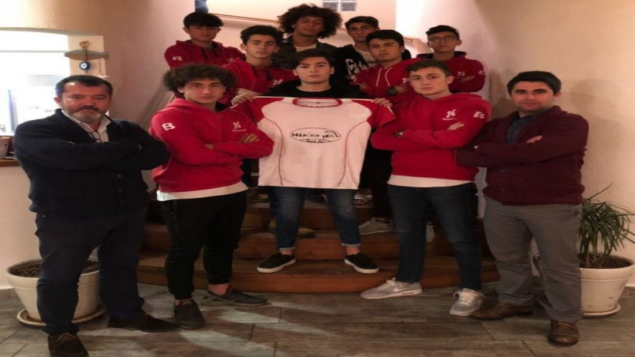 Şampiyonlar moral yemeğinde