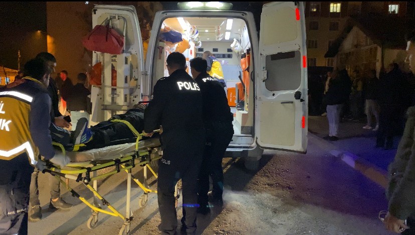 Direğe çarpan araçta can pazarı!