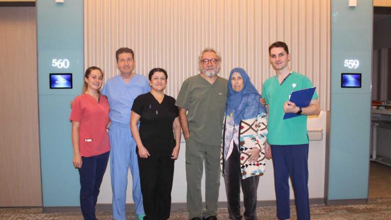 Şişliği hazımsızlık sandı: Karnından çıkan doktorları bile şok etti