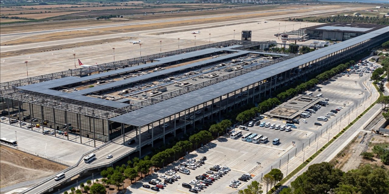 Dünyanın en büyük çatı GES'ine sahip: Dalaman havalimanı elektriğini güneşten karşılıyor