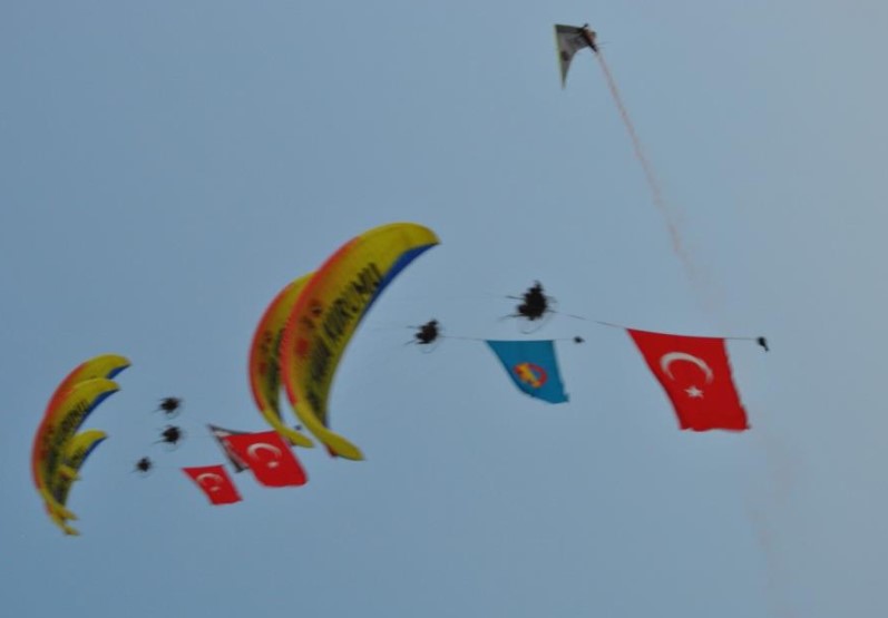 Fethiye'de Gökyüzü Renklere Büründü