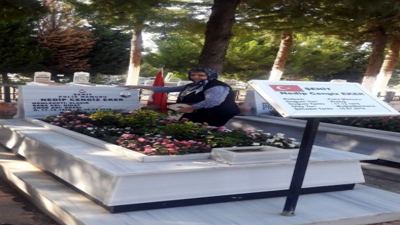 Kararı mezarı başında okudu