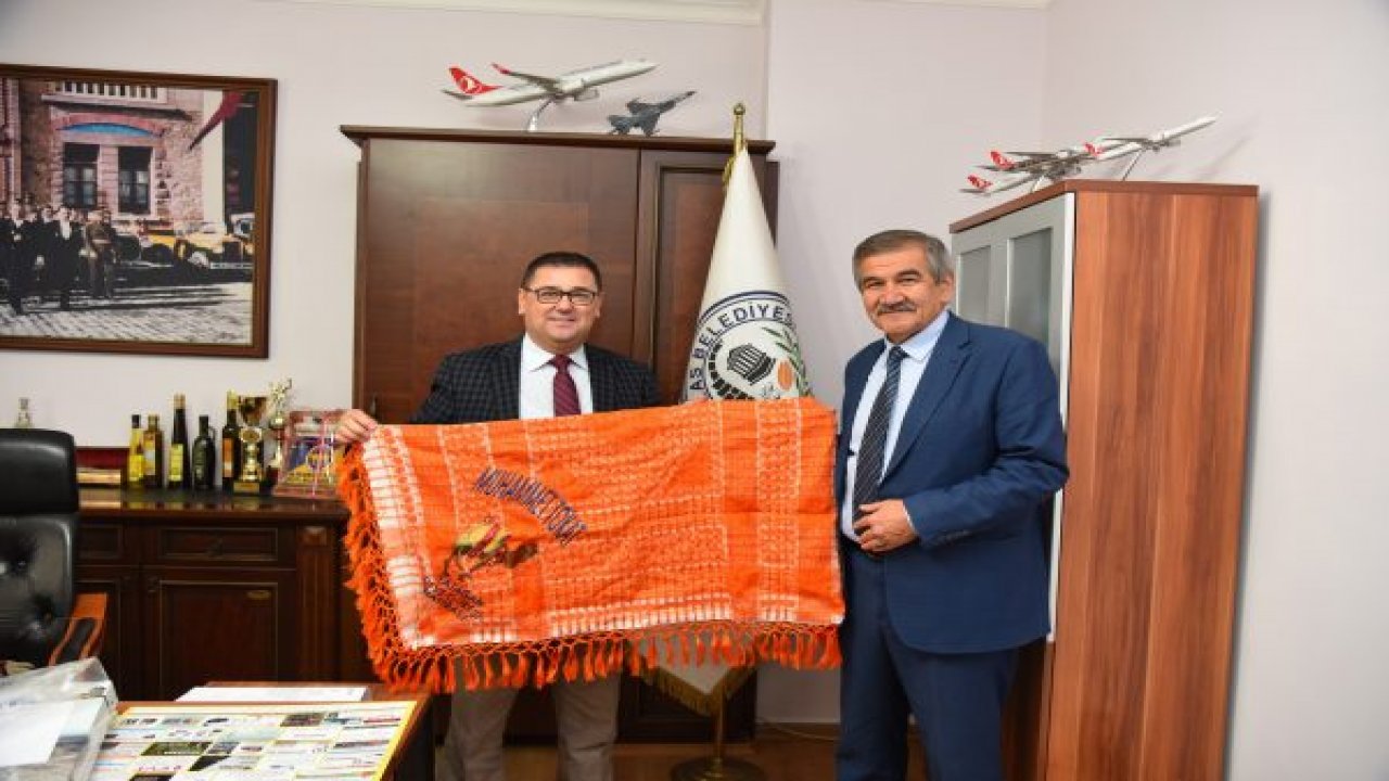 Başkana Deve Güreşi Daveti