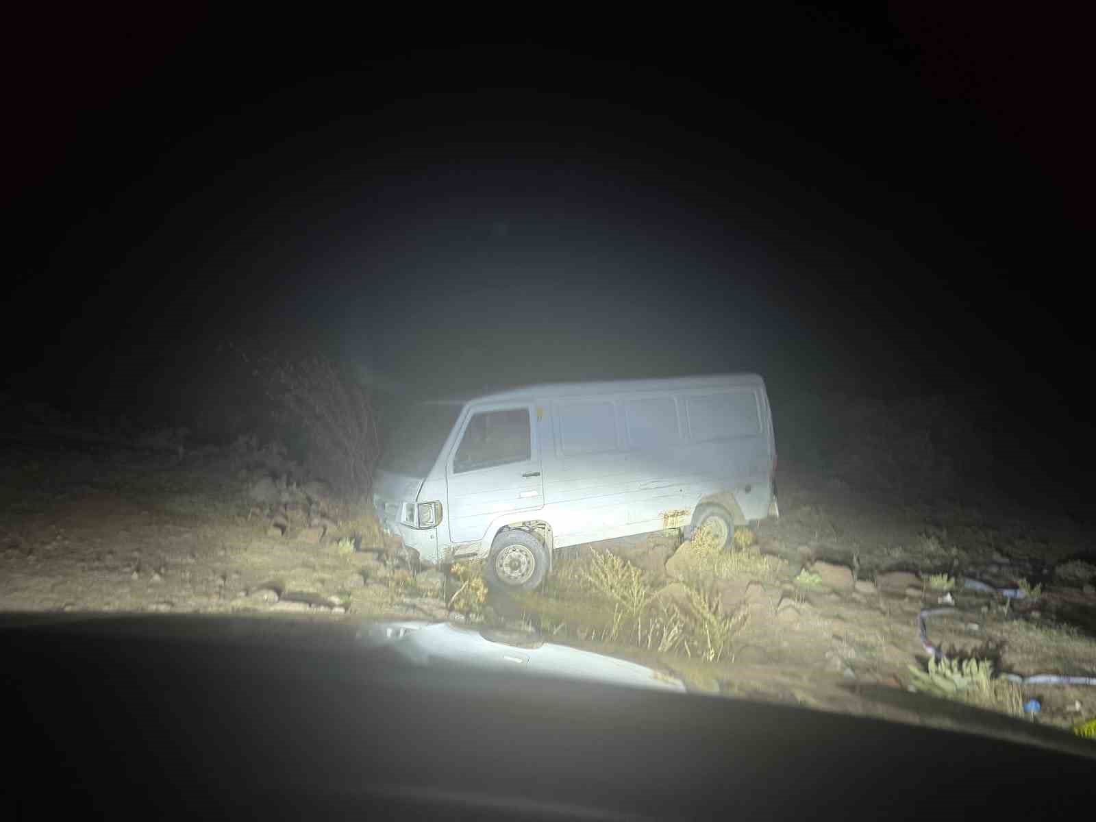 Kamyonet sürücüsüne isabet eden kurşun can aldı