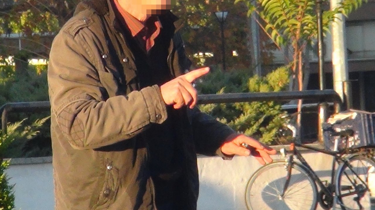 Kendini yakmaya çalıştı